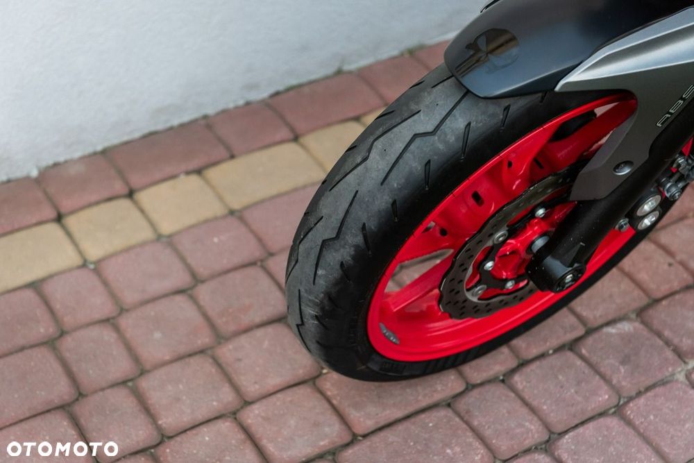 Yamaha MT - 8