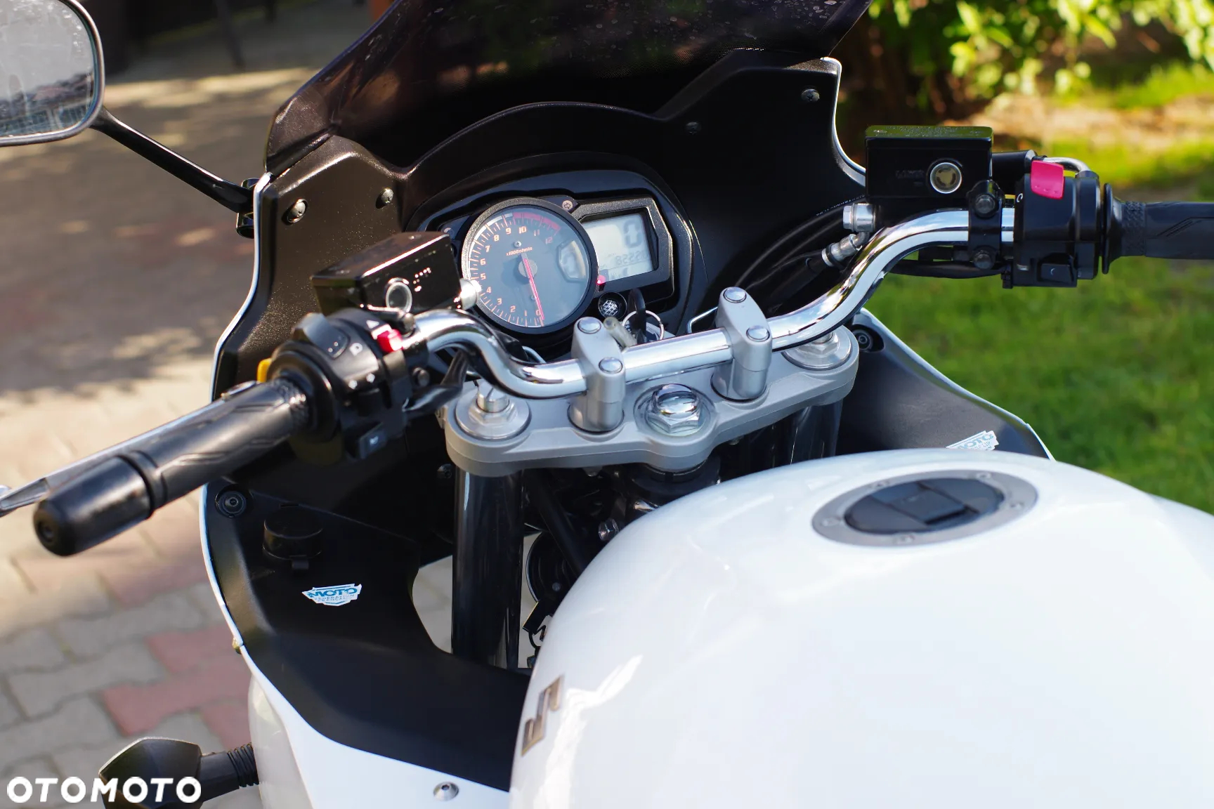 Suzuki GSX - 16