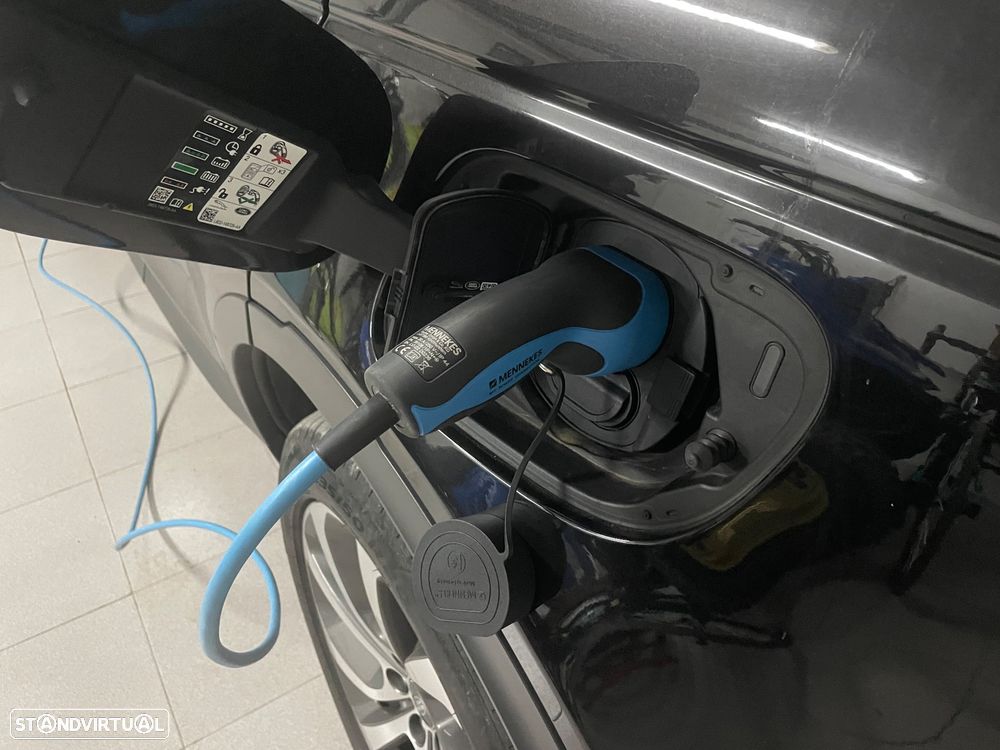 Land Rover Discovery Sport P300e R-Dynamic HSE - 8