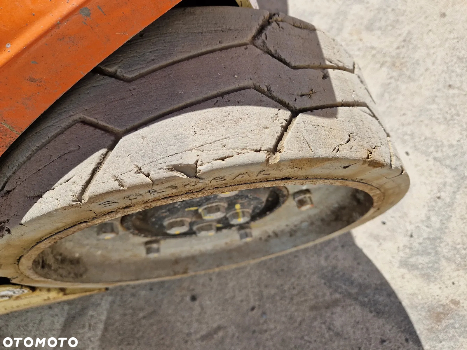 JLG Toucan 10E  R389 - 16