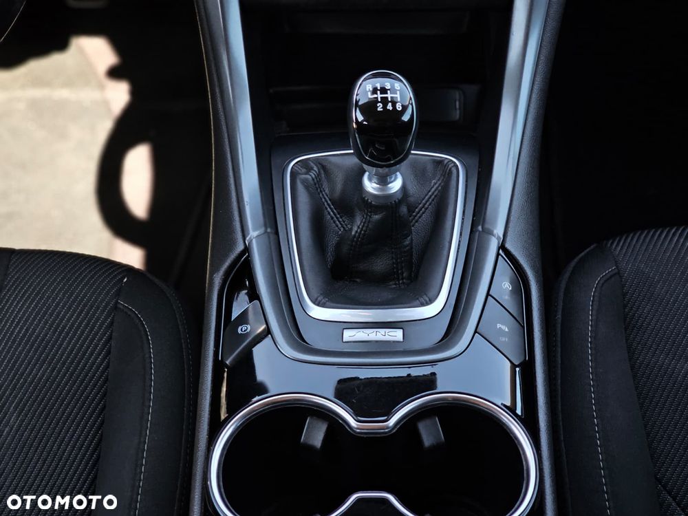 Ford Mondeo 2.0 TDCi Titanium - 4