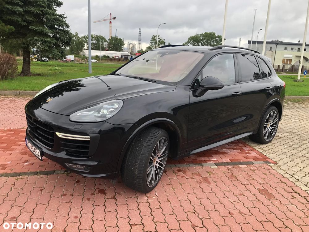 Porsche Cayenne - 1