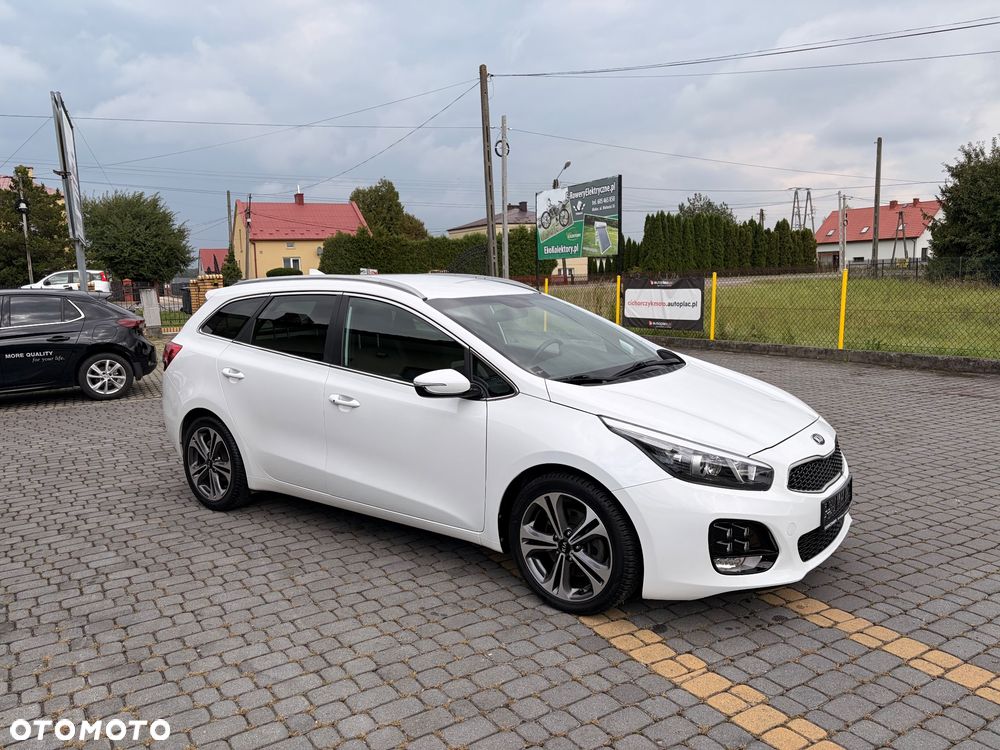 Kia Ceed - 10