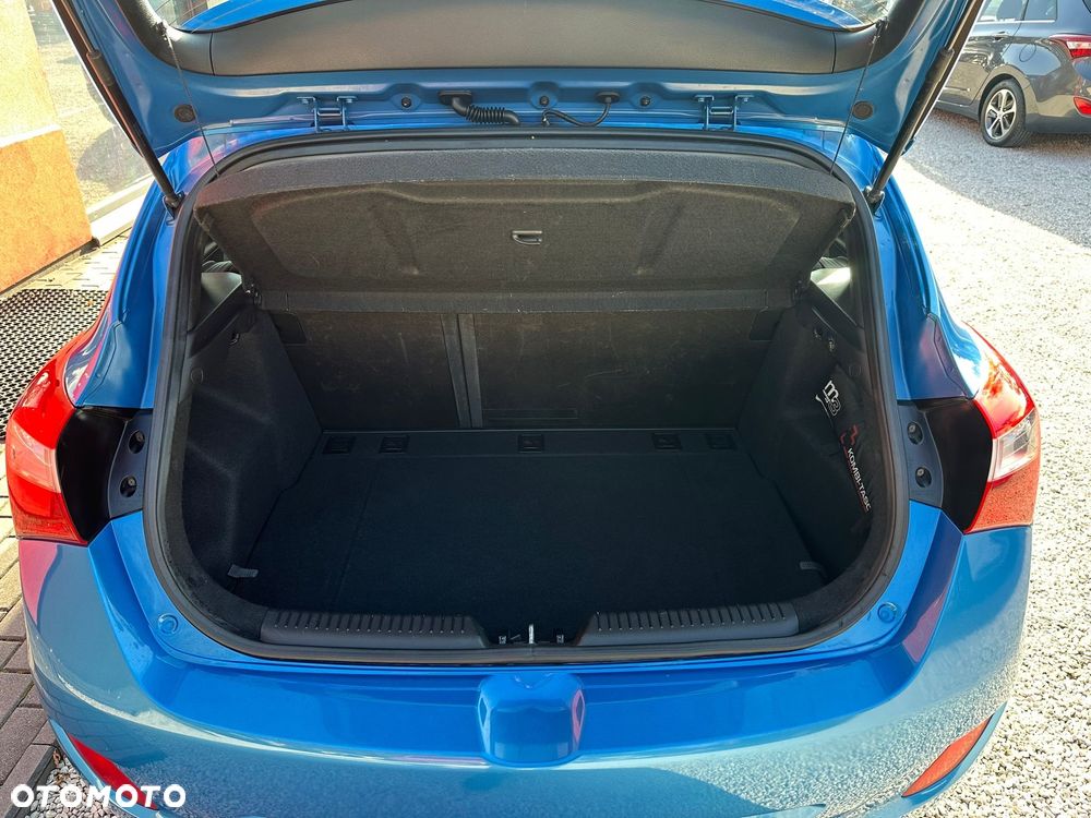 Hyundai i30 1.4 BlueDrive Classic + - 27