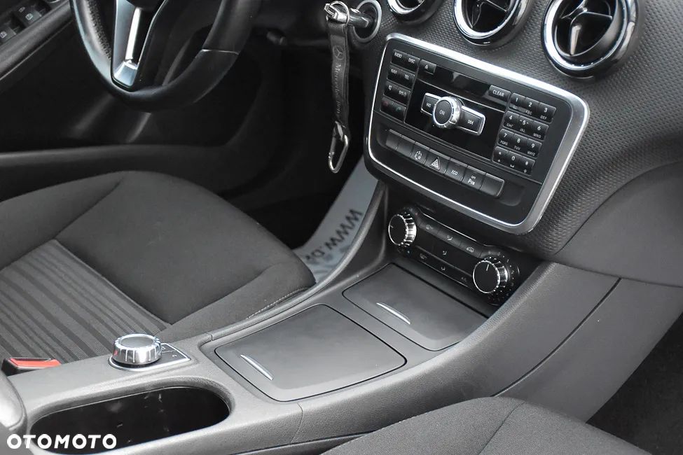 Mercedes-Benz Klasa A 180 CDI 7G-DCT AMG Line - 26
