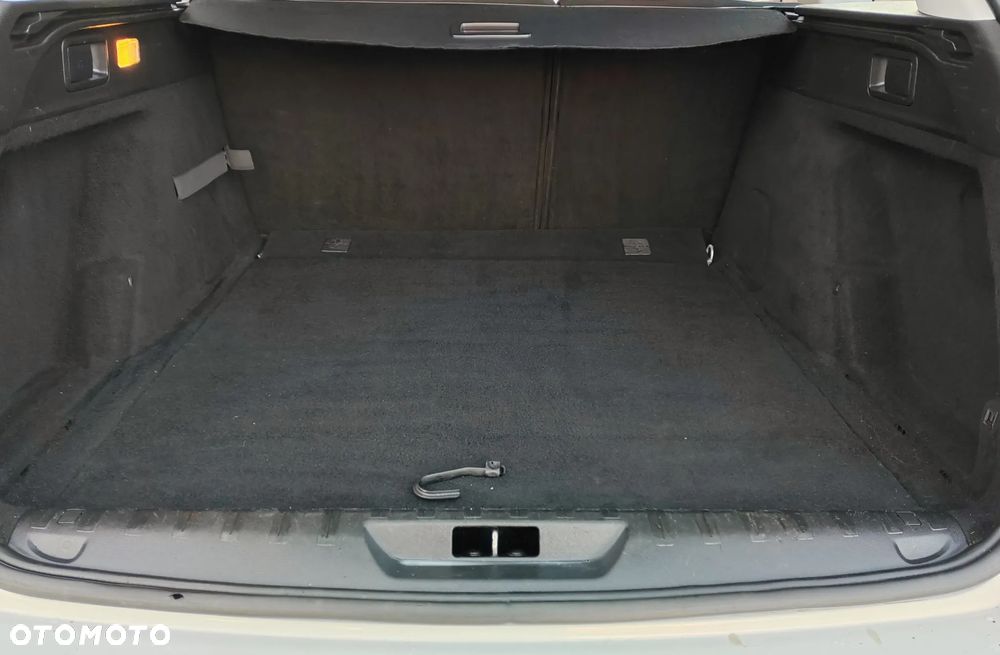 Peugeot 308 1.6 BlueHDi Allure S&S - 13