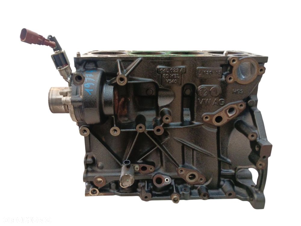 BLOK SILNIKA SKODA RAPID GOLF VII LEON III AUDI A3 8V 1.6 TDI 04L023A - 1