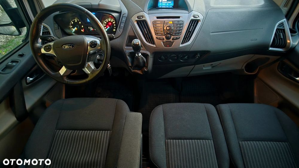 Ford Tourneo Custom - 11