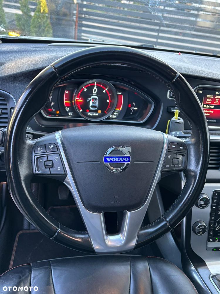 Volvo V40 D4 Drive-E Ocean Race - 16