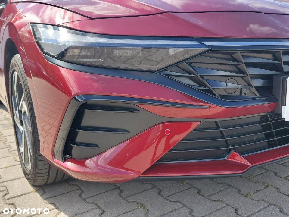 Hyundai Elantra - 9