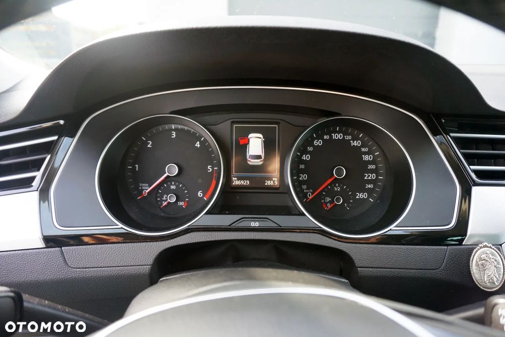 Volkswagen Passat 2.0 TDI (BlueMotion Technology) DSG Comfortline - 16