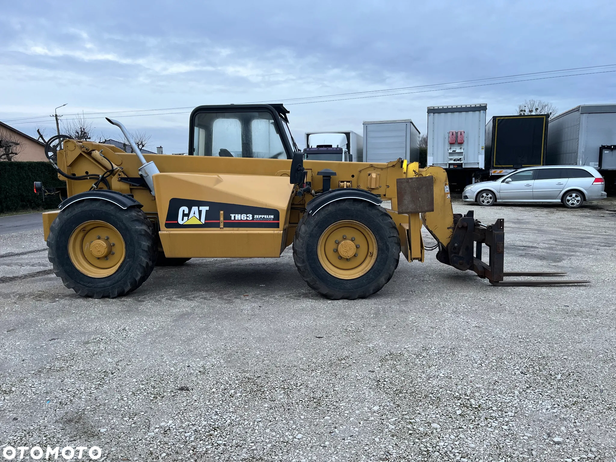Caterpillar - 13