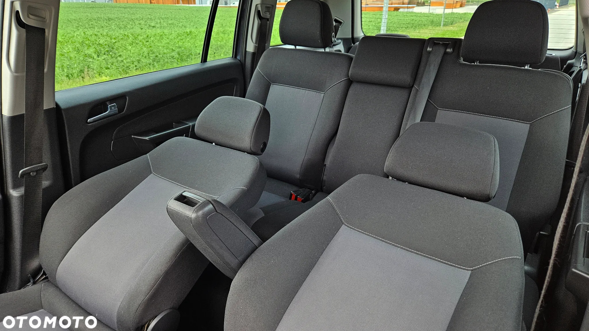 Opel Zafira 1.8 Cosmo - 24
