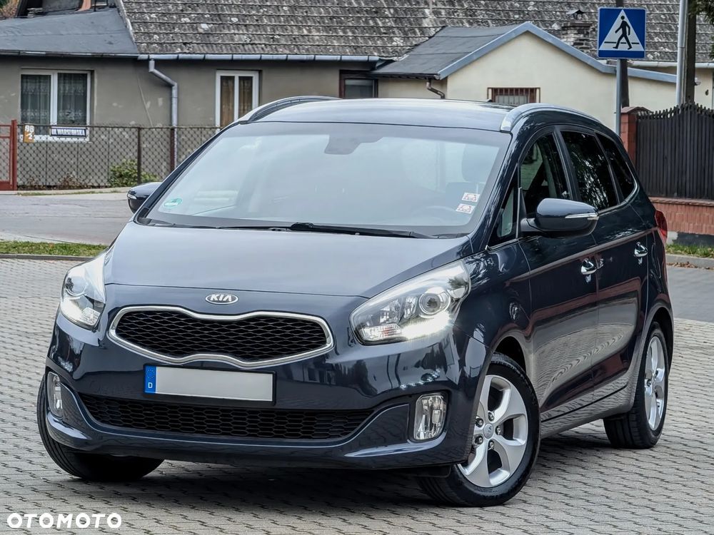 Kia Carens - 7