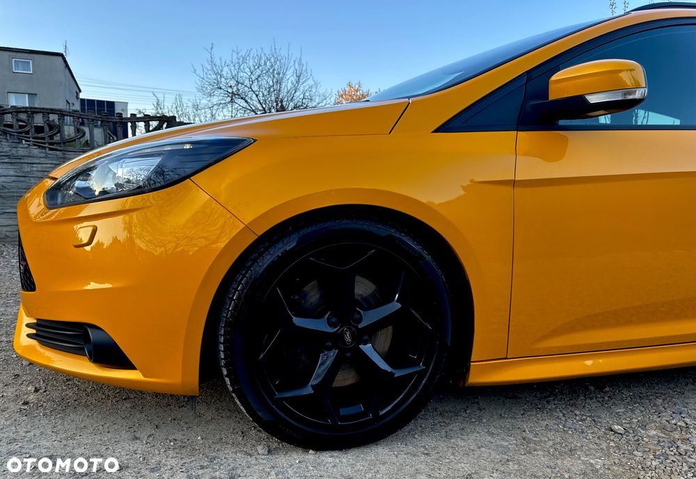 Ford Focus 2.0 EcoBoost ST mit Leder-Sport-Paket - 4
