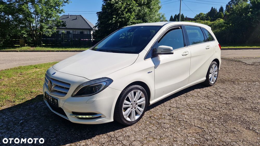 Mercedes-Benz Klasa B 180 (BlueEFFICIENCY) - 1