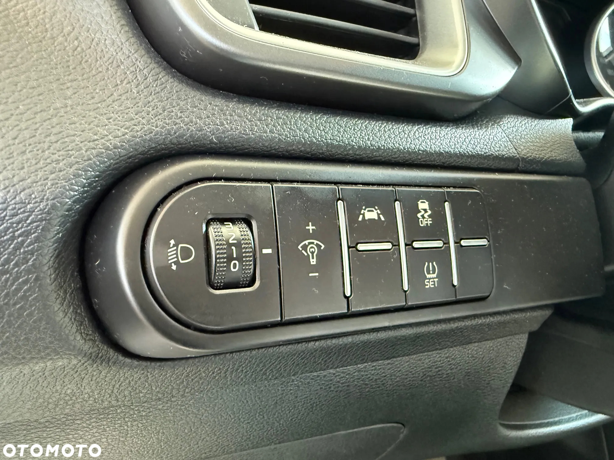 Kia Ceed 1.6 CRDi SCR M - 9