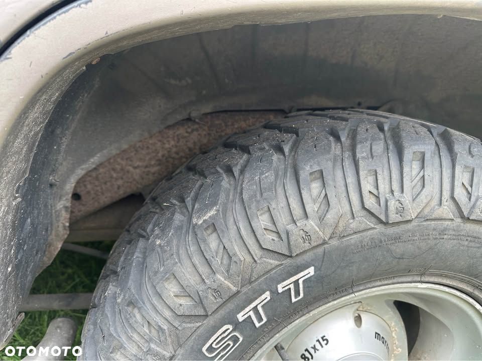 Isuzu Trooper - 9