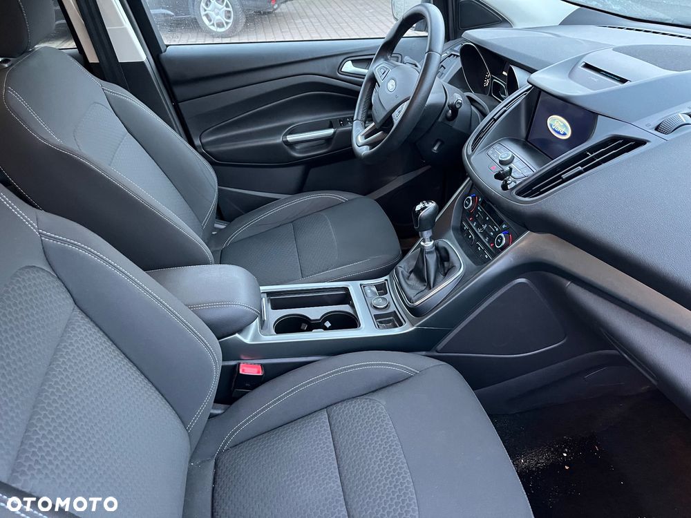 Ford Kuga 1.5 EcoBoost 2x4 Trend - 15