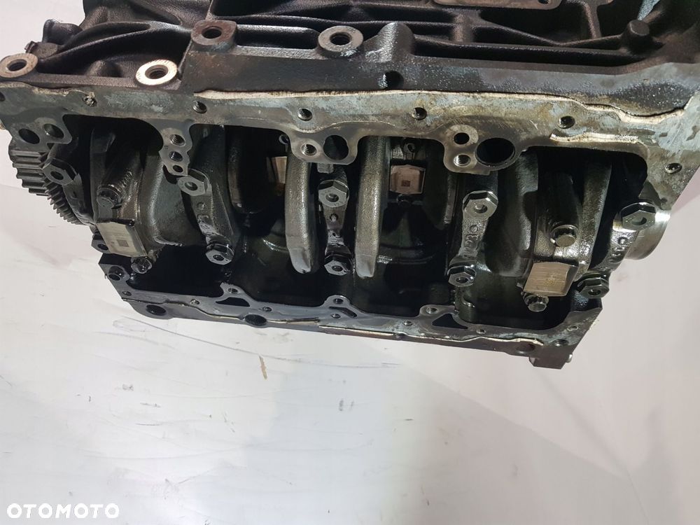 dół blok silnika 03l021ap vw transporter t5 2.0 tdi cfc - 12