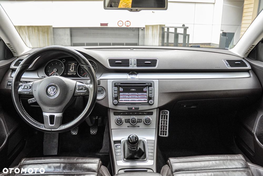 Volkswagen Passat - 10