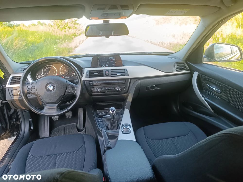 BMW Seria 3 318d Blue Performance - 10