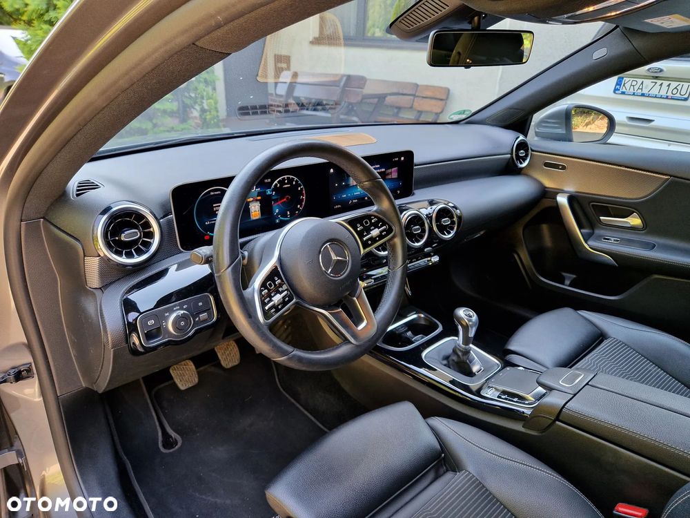 Mercedes-Benz Klasa A 200 7G-DCT - 21