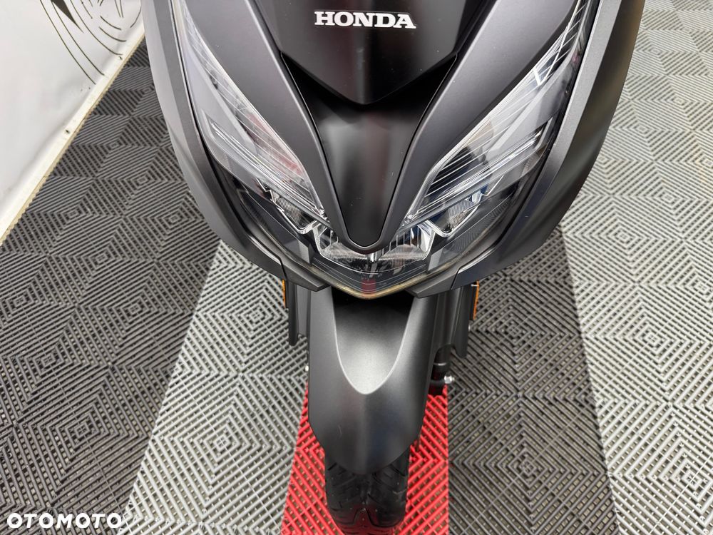 Honda NSS - 11