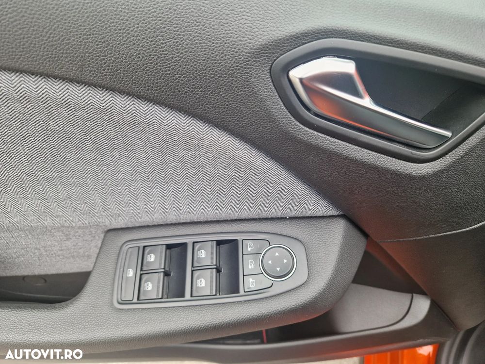 Renault Clio V E-Tech 145 Techno - 17