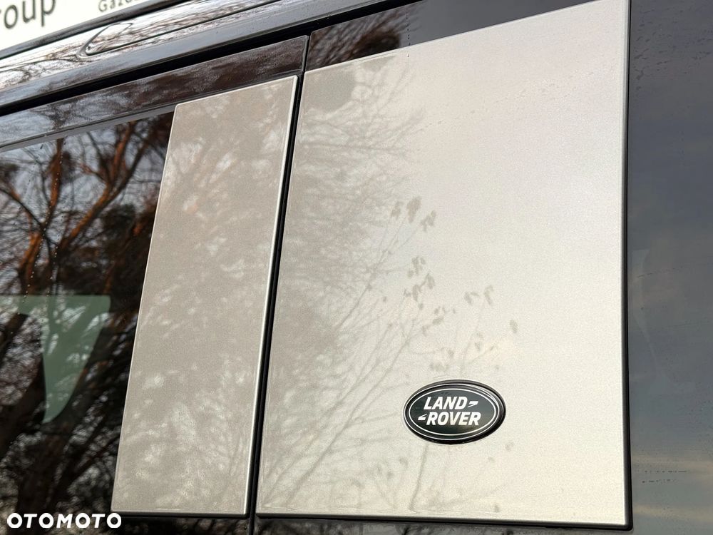 Land Rover Defender 110 D300 X-Dynamic HSE - 24