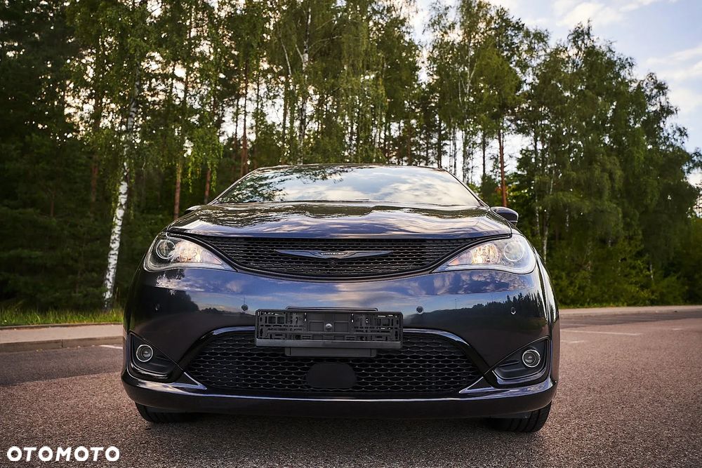 Chrysler Pacifica - 26