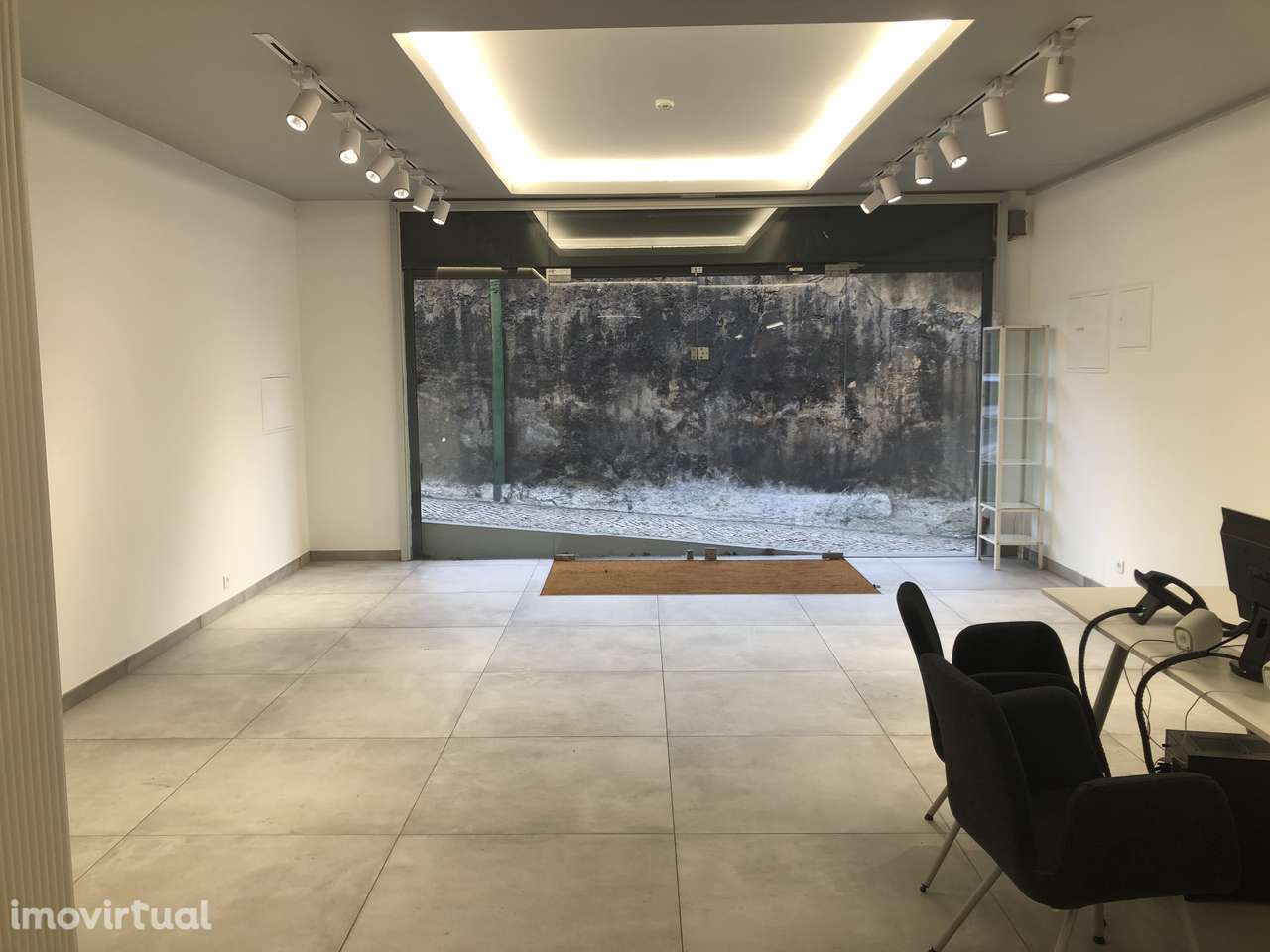 Oportunidade Única no Centro de Lisboa – 2 Lojas + Armazém | Alcântara - Grande imagem: 5/30