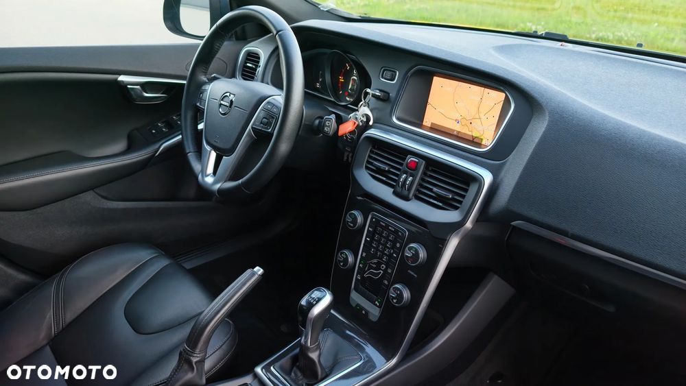 Volvo V40 D3 Momentum - 27