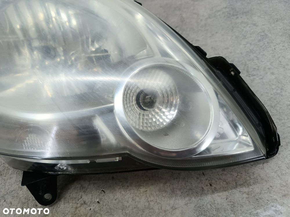 LAMPA PRZÓD PRAWA RENAULT KANGOO II 8200419910  8200419882 100-16916  KOITO - 2