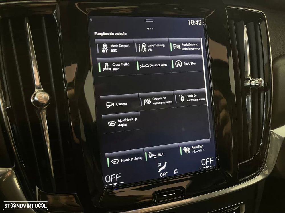 Volvo V90 Cross Country 2.0 D4 Plus AWD Geartronic - 32