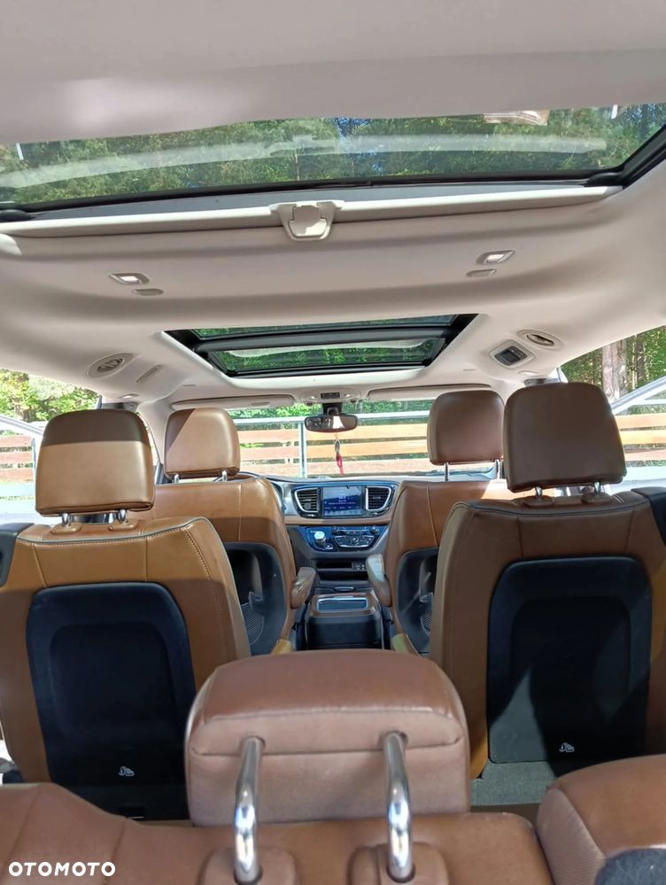 Chrysler Pacifica - 8