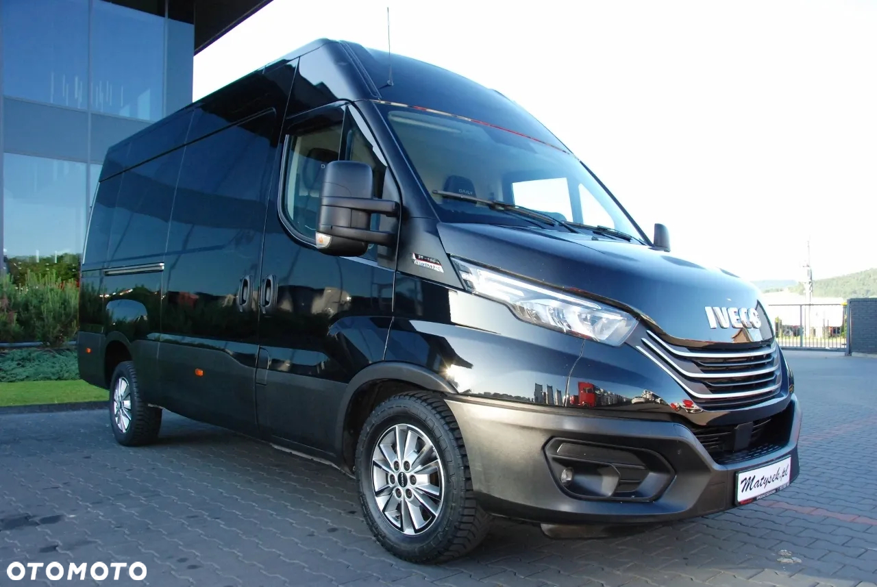 Iveco DAILY 35-180 /  BLASZAK / 2022 ROK /  HI-MATIC / Full opcja / CZARNY METALIK /  SPROWADZONY / PO KONTRAKCIE SERWISOWYM - 9