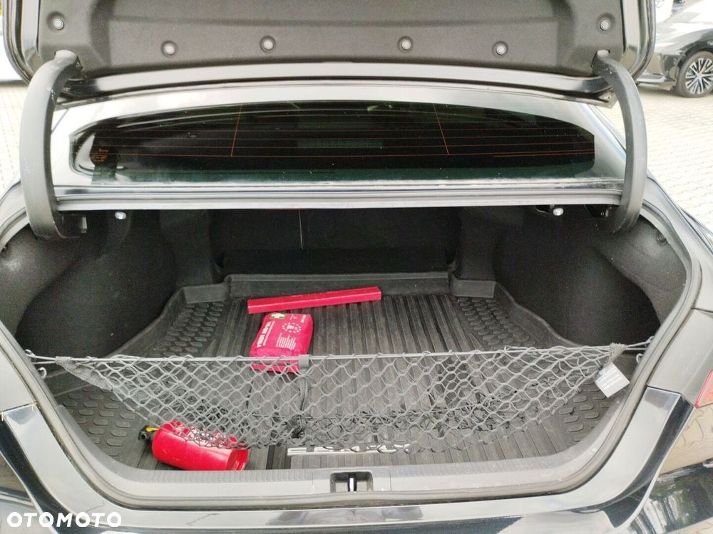 Toyota Camry 2.5 Hybrid Executive CVT - 26