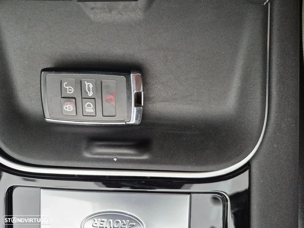 Land Rover Discovery Sport P300e R-Dynamic S - 30