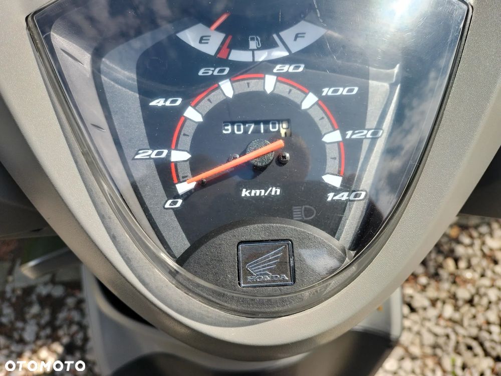 Honda Vision - 12