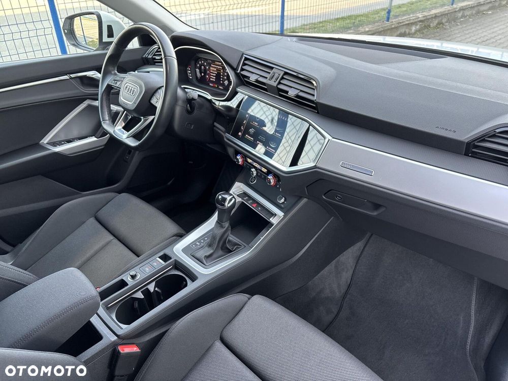 Audi Q3 35 TFSI S tronic - 13