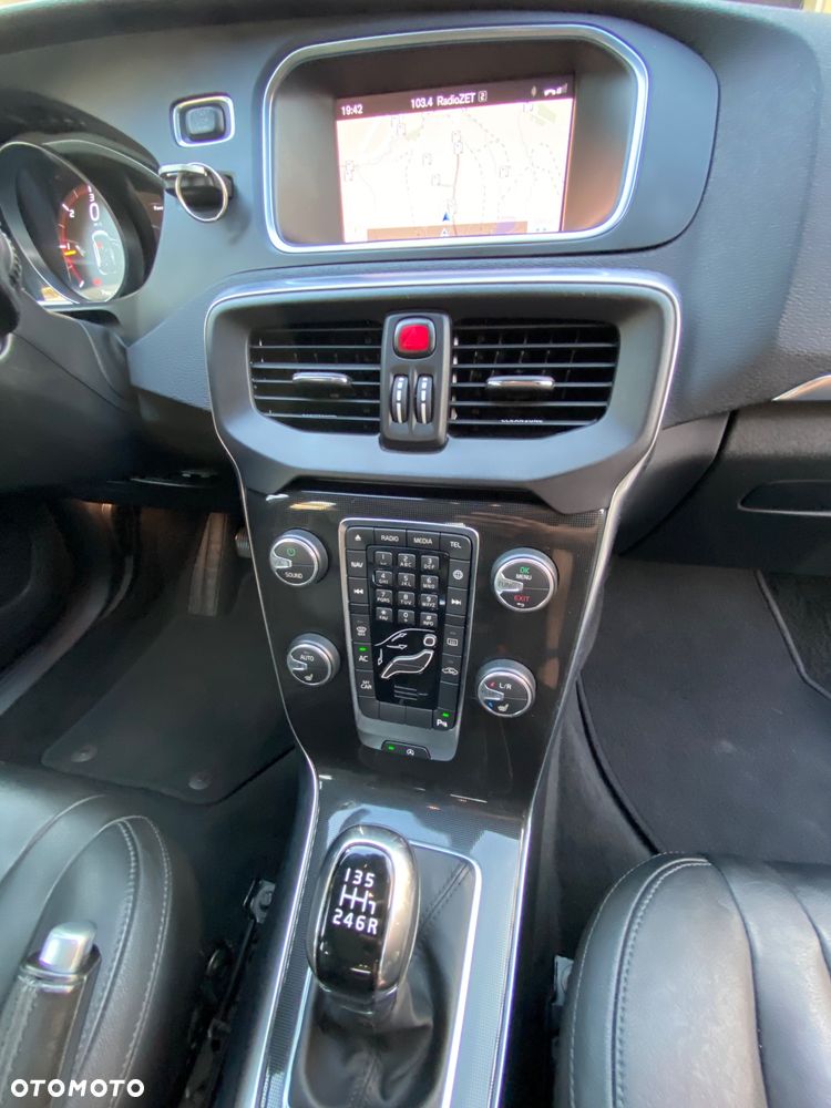 Volvo V40 D2 Momentum - 26