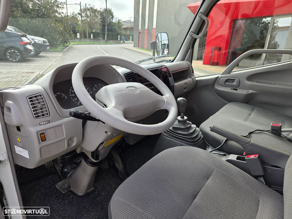 Toyota Dyna 100 tribasculante - 9