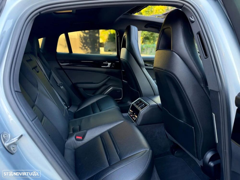 Porsche Panamera 4 E-Hybrid - 9