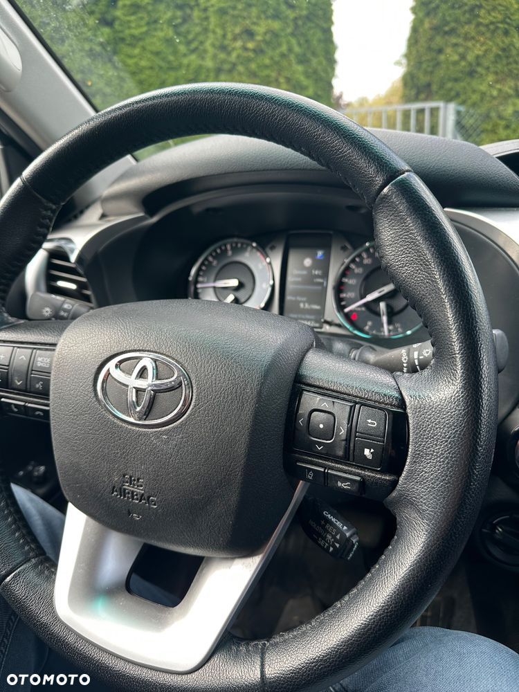 Toyota Hilux 2.8 D-4D Double Cab SR5 4x4 - 10