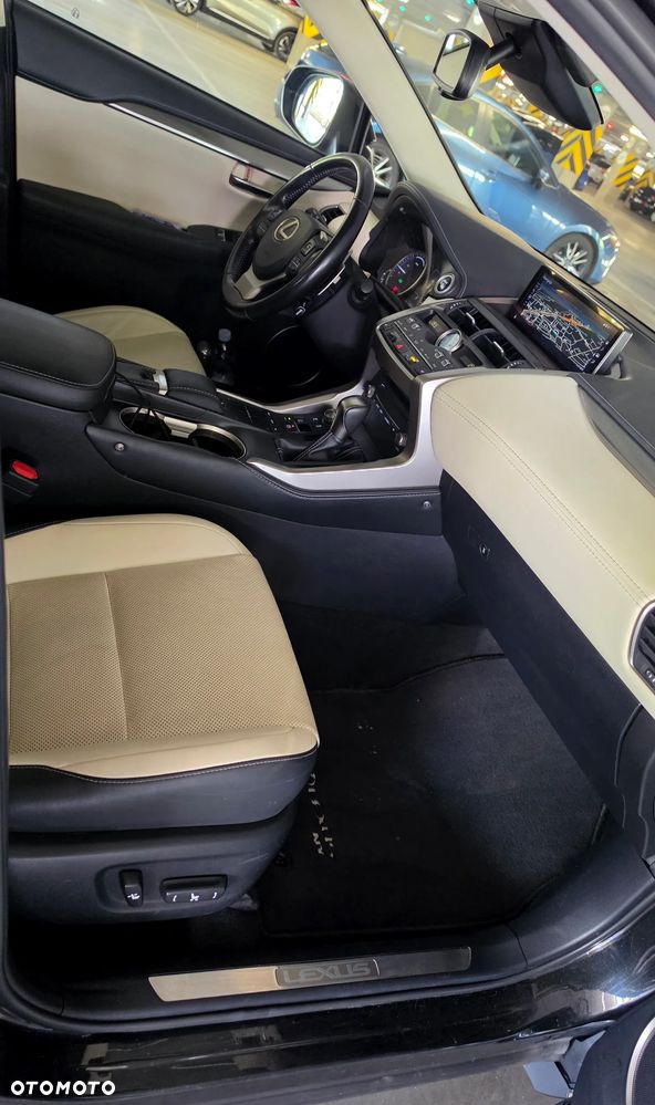 Lexus NX 300h Prestige AWD - 15