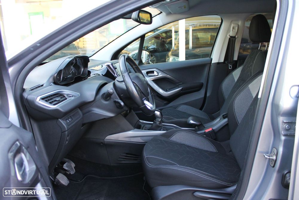 Peugeot 2008 1.6 BlueHDi Style - 32