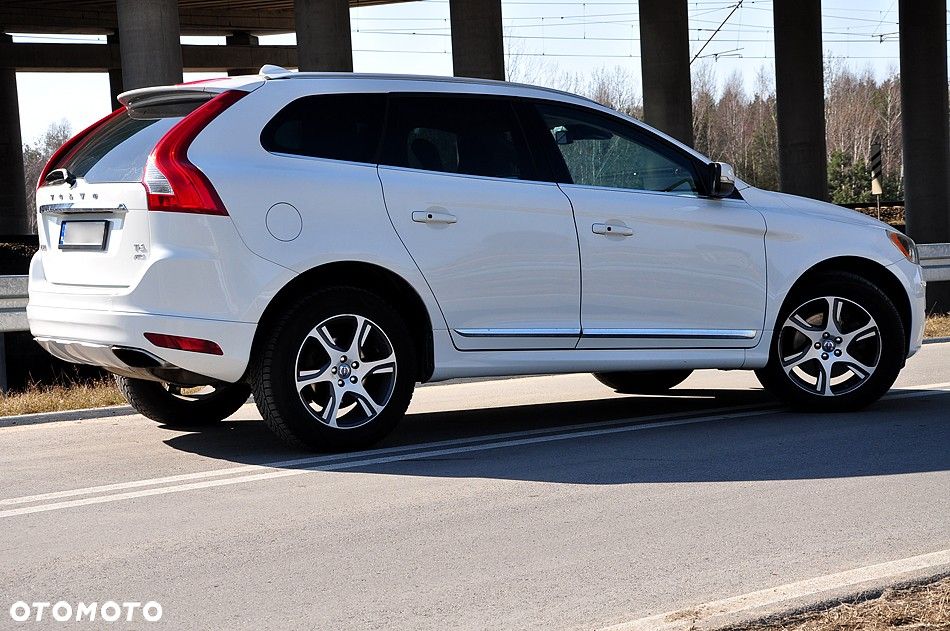 Volvo XC 60 T6 AWD Momentum - 12