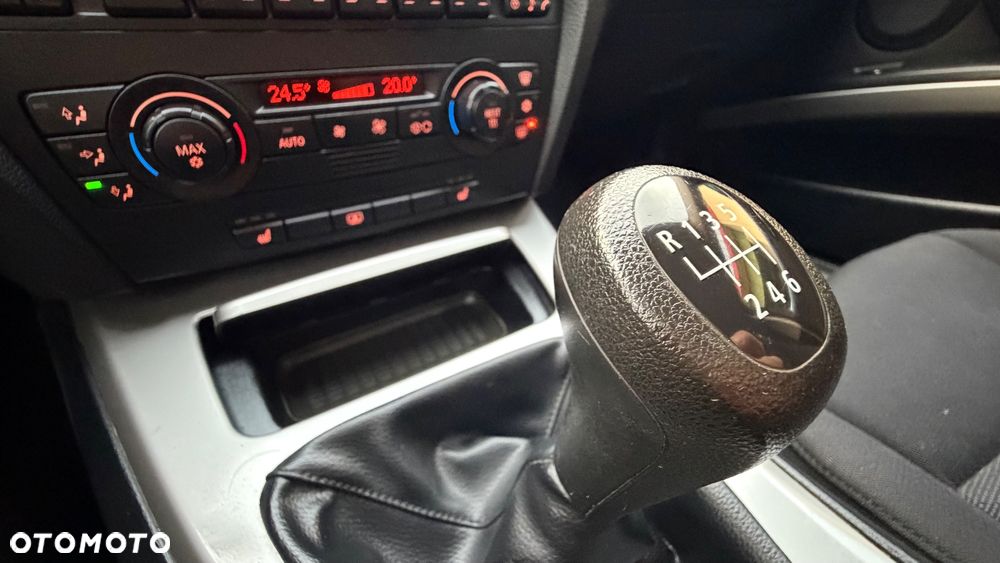 BMW Seria 3 320i - 12