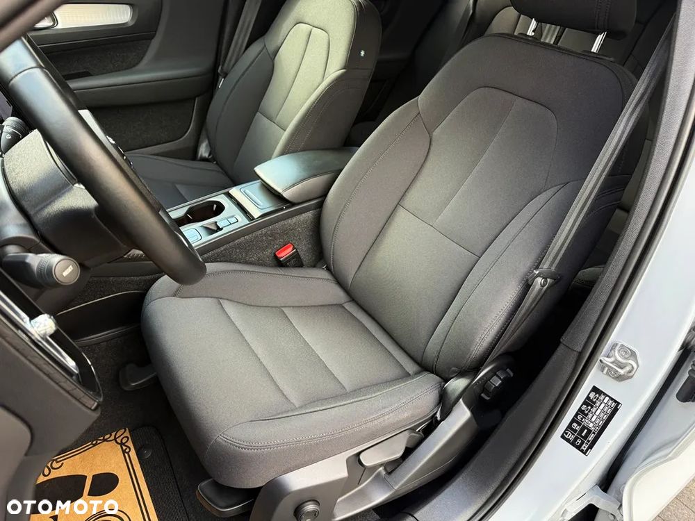 Volvo XC 40 B4 B AWD Geartronic Momentum Pro - 12